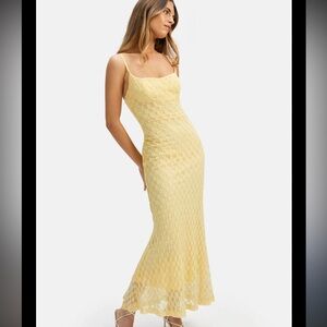 Bardot - Elegant Yellow Lace Midi Dress